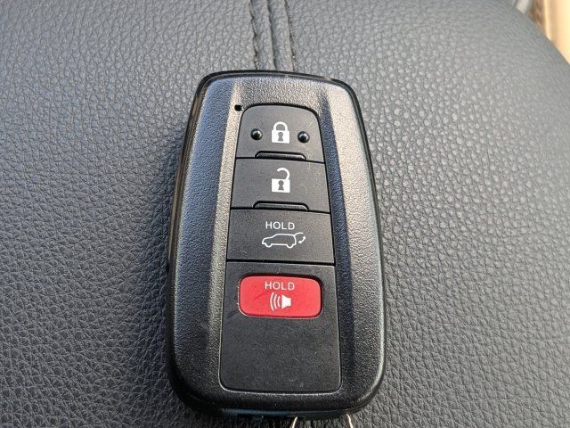 Used 2021 Toyota RAV4 XLE Premium FWD image 29