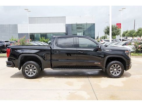 Used 2024 GMC Sierra 1500 AT4 w/ Technology Package AWD/4WD image 5