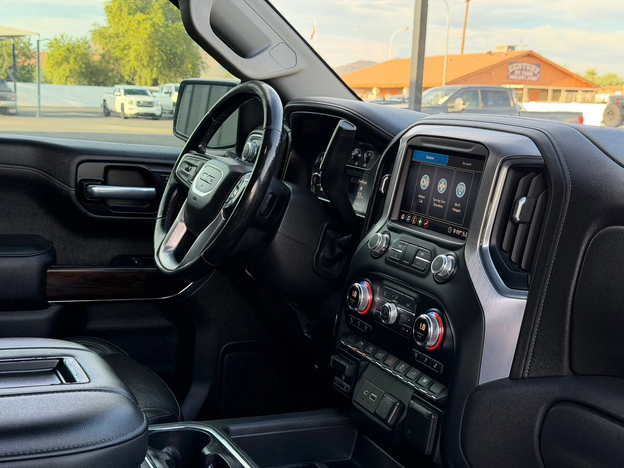 Used 2020 GMC Sierra 1500 SLT RWD image 25