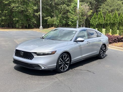 Used 2025 Honda Accord Touring image 6