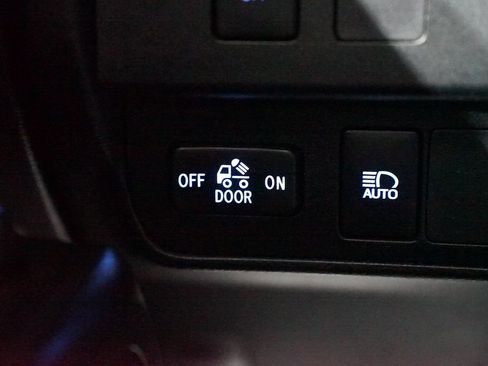 Used 2021 Toyota Tacoma SR image 22