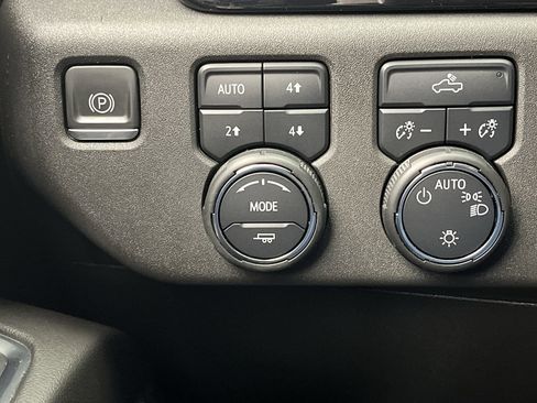 Certified 2023 Chevrolet Silverado 1500 LT image 17