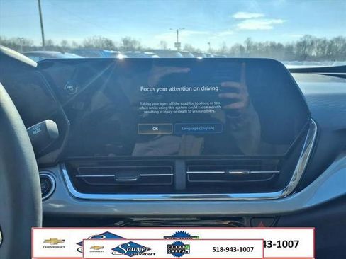 Used 2025 Chevrolet Trax LT w/ Driver Confidence Package FWD image 18