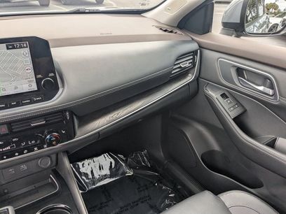 Used 2022 Nissan Rogue Platinum w/ Head-Up Display Package