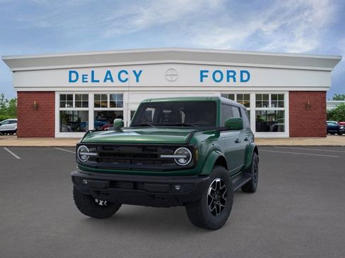 New 2025 Ford Bronco Outer Banks image 2