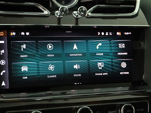 Used 2023 Bentley Bentayga Extended Wheelbase AWD/4WD image 28