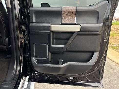 Used 2017 Ford F250 Lariat w/ FX4 Off-Road Package AWD/4WD image 25