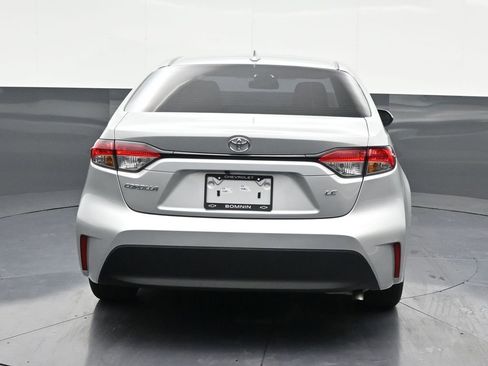 Used 2025 Toyota Corolla LE w/ Convenience Package image 4