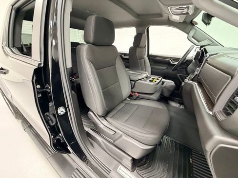 Certified 2026 Chevrolet Silverado 1500 LT image 31