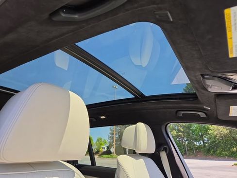 Used 2022 BMW X7 xDrive40i w/ M Sport Package AWD/4WD image 21