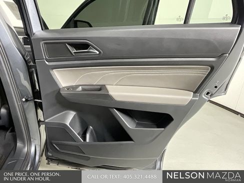 Used 2023 Volkswagen Atlas Cross Sport SE image 18