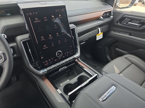 New 2026 GMC Yukon Denali w/ Sun & Power Step Package image 25