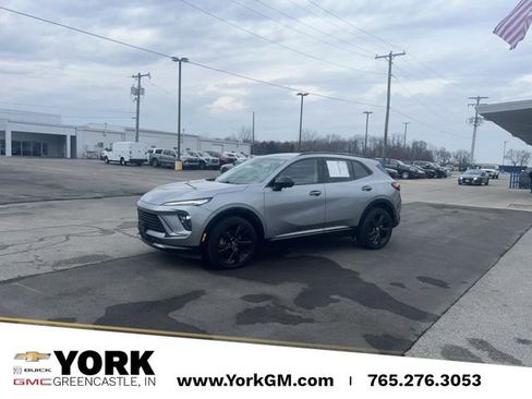 Used 2025 Buick Envision Sport Touring image 1