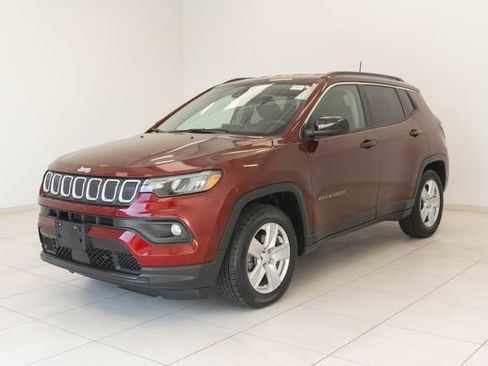 Used 2022 Jeep Compass Latitude FWD image 6