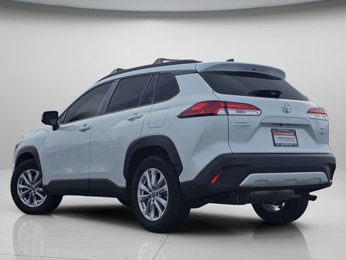 Used 2025 Toyota Corolla Cross LE image 26