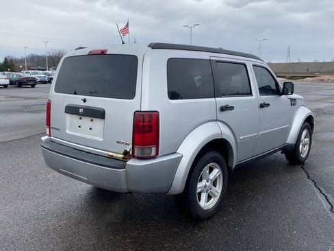 Used 2008 Dodge Nitro SXT image 2