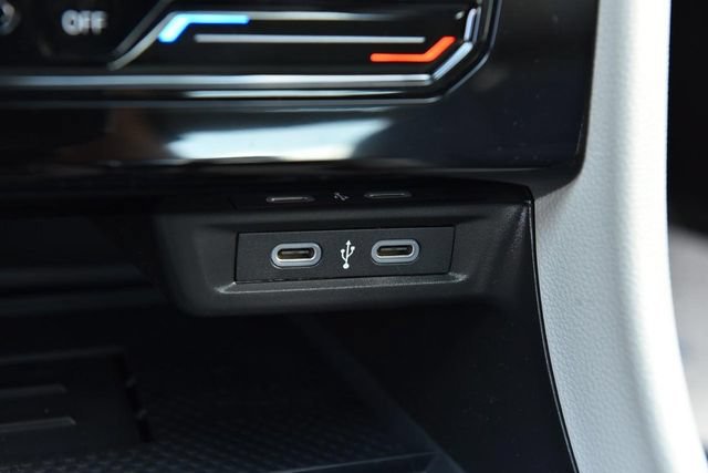 New 2026 Volkswagen Jetta SE FWD image 16