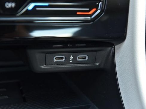 New 2026 Volkswagen Jetta SE FWD image 16