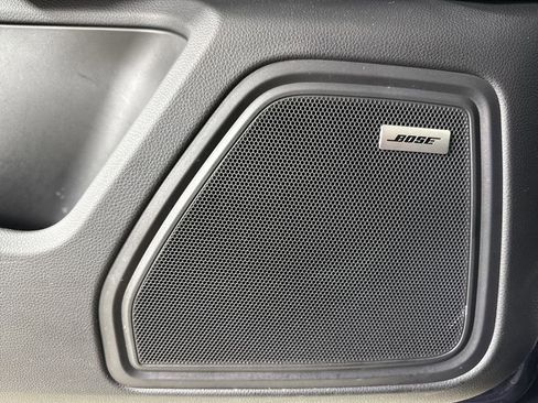Certified 2022 Porsche Macan S w/ Premium Package Plus AWD/4WD image 35