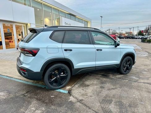 New 2026 Volkswagen Taos SE AWD/4WD image 7