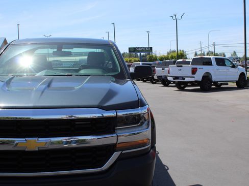 Used 2018 Chevrolet Silverado 1500 W/T w/ Trailering Package AWD/4WD image 11