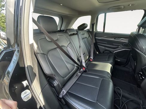 Used 2022 Jeep Grand Cherokee Limited 4xe w/ Luxury Tech Group II image 11