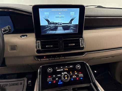 Used 2021 Lincoln Navigator Reserve w/ Luxury Package image 35