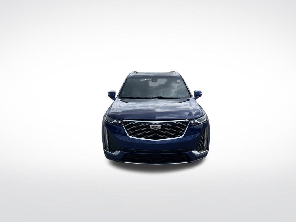 Used 2025 Cadillac XT6 Premium Luxury FWD image 8