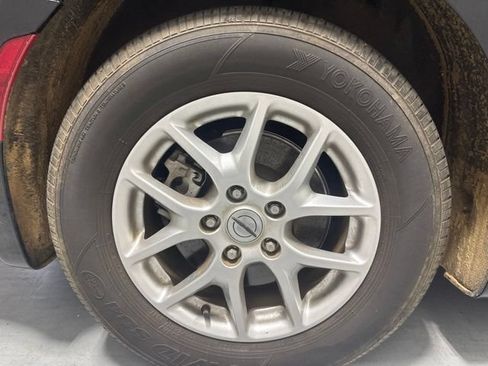 Used 2023 Chrysler Pacifica Touring-L FWD image 6
