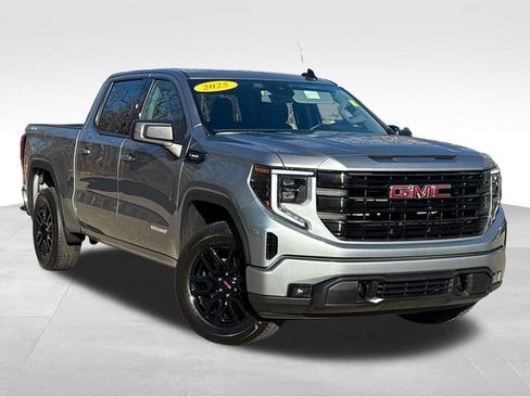 Used 2025 GMC Sierra 1500 Elevation image 2