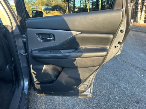 Used 2023 Nissan Murano SV image 16