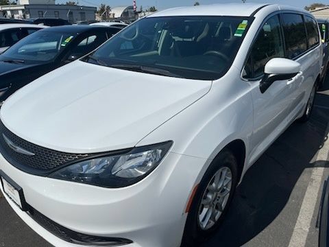 Used 2023 Chrysler Voyager LX FWD image 2