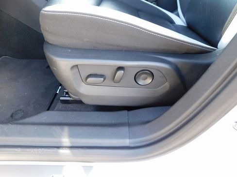 Certified 2025 Buick Envision Sport Touring image 13