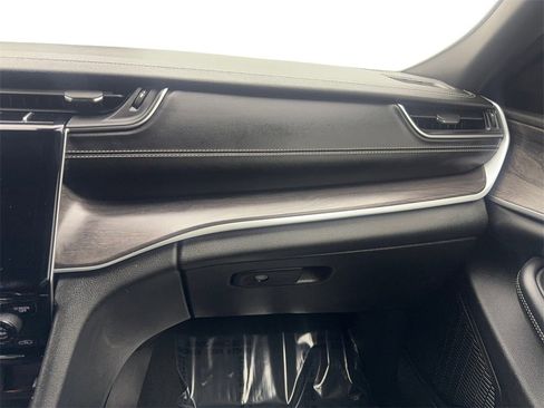 Used 2024 Jeep Grand Cherokee L Limited w/ Luxury Tech Group II image 63