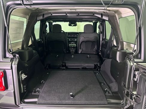 New 2026 Jeep Wrangler Unlimited Rubicon image 12