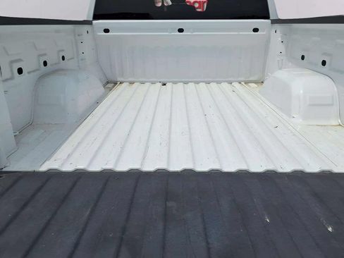 Used 2025 Chevrolet Silverado 1500 LT RWD image 9