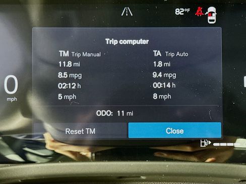 New 2026 Volvo XC40 B5 Plus w/ Protection Package Premier AWD/4WD image 12