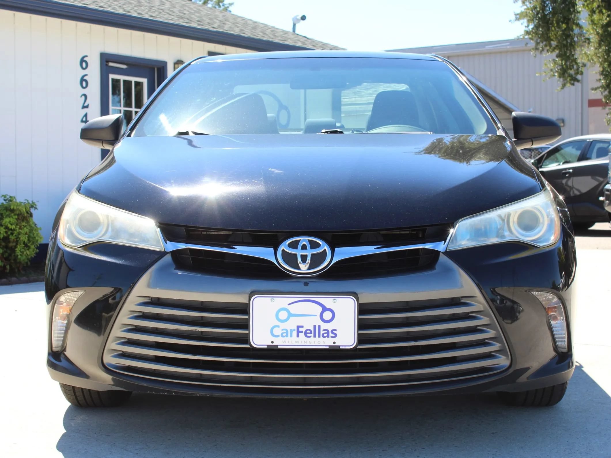 Used 2016 Toyota Camry LE FWD image 8