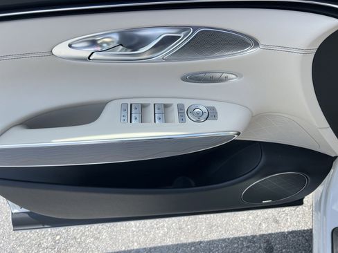 Used 2023 Genesis GV70 2.5T w/ Advanced Package image 23