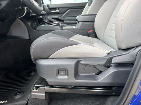 Used 2025 Toyota Tacoma TRD Sport AWD/4WD image 13