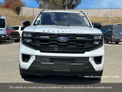 Used 2025 Ford Expedition Max Active AWD/4WD image 9