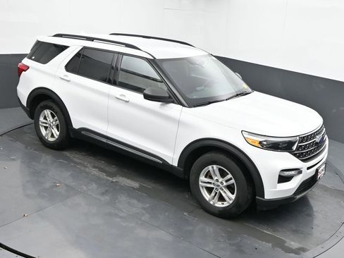 Used 2020 Ford Explorer XLT w/ Equipment Group 202A image 13