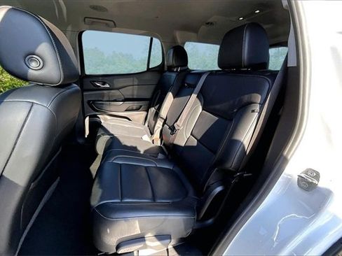 Used 2021 GMC Acadia SLT image 25