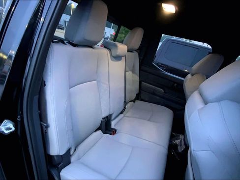 Used 2024 Toyota Tacoma SR5 w/ SR5 Upgrade Package RWD image 19