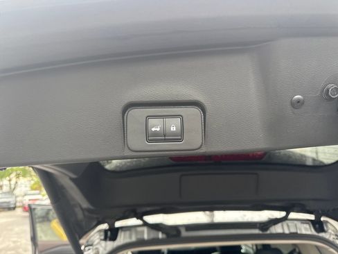 Certified 2021 Nissan Rogue SV w/ Premium Package FWD image 39