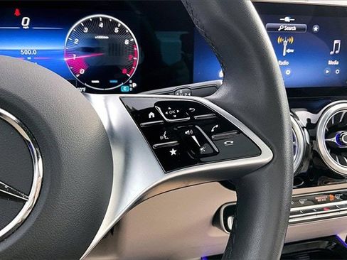 Certified 2025 Mercedes-Benz GLA 250 4MATIC image 15