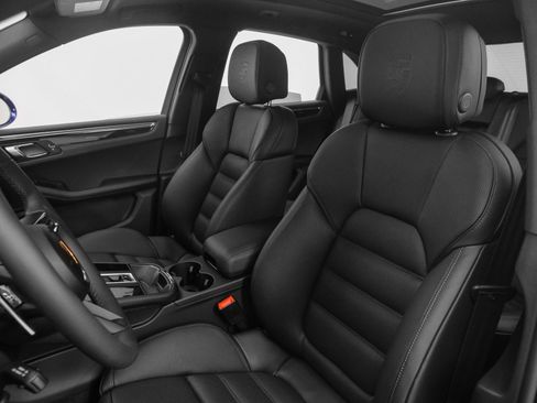 Certified 2025 Porsche Macan image 42