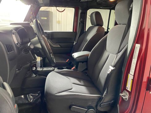 Used 2013 Jeep Wrangler Unlimited Sport image 5