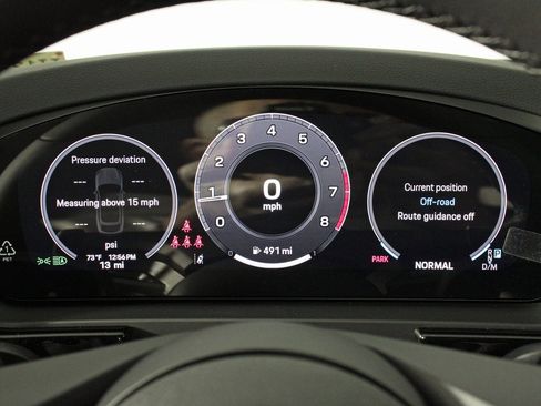 Used 2025 Porsche Cayenne Coupe image 21