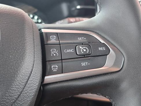 Used 2025 Jeep Compass Limited AWD/4WD image 30